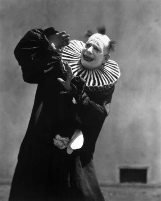 The Man Who Laughs! - Phim câm kinh dị với sự tham gia của Lon Chaney và một câu chuyện về lòng thù hận.